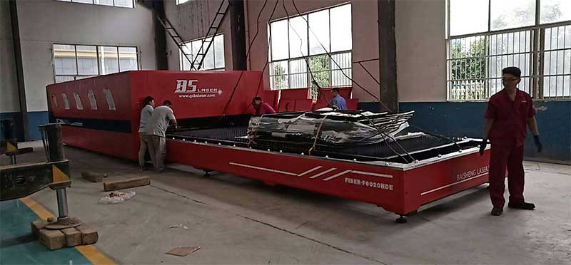 High Powered Fiber Laser Cutting Machine with pallet changer