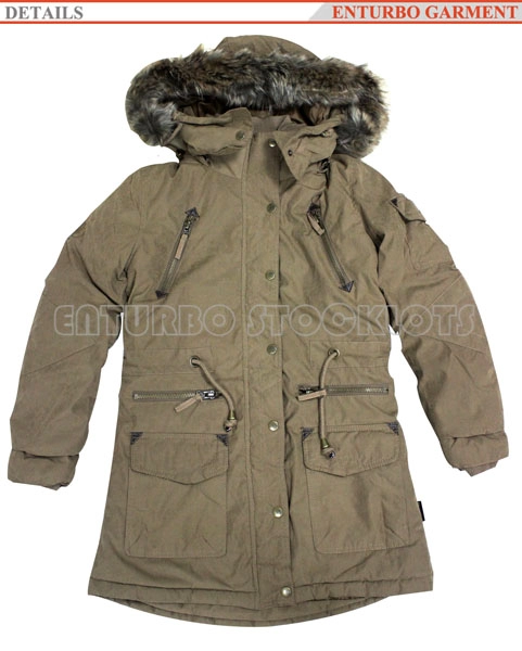Γυναικείο χειμωνιάτικο παλτό με επένδυση με γούνινη κουκούλα