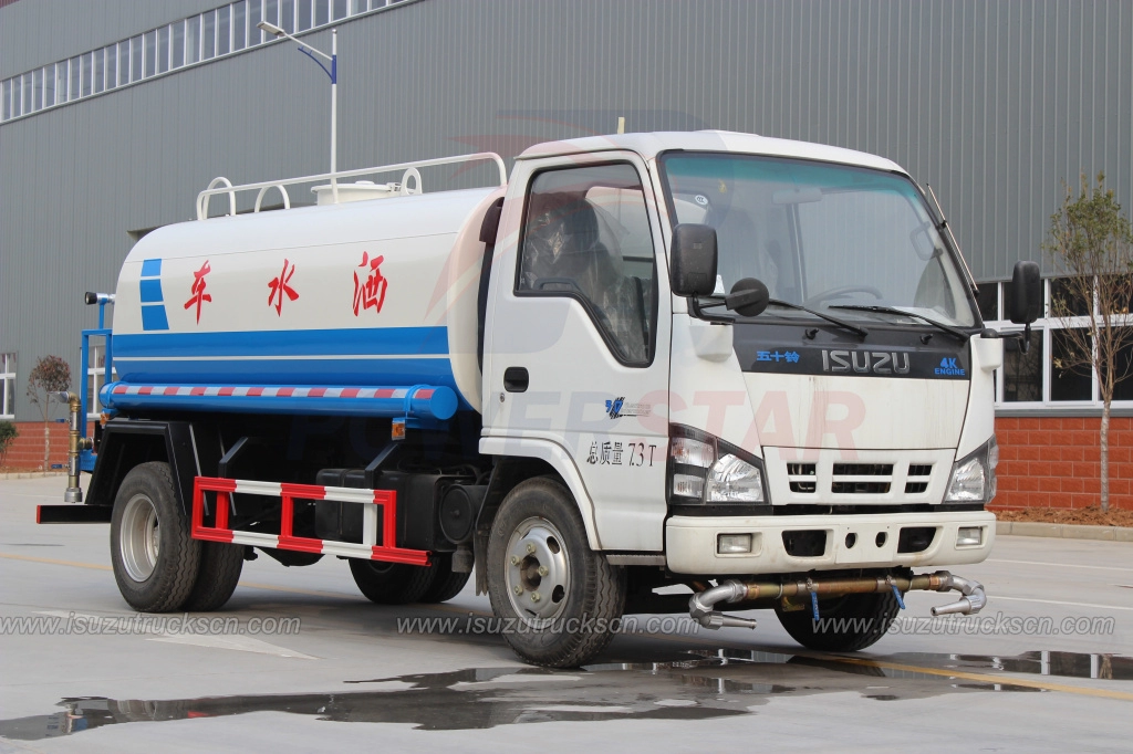 Πωλείται δεξαμενόπλοιο φορτηγού νερού 3000L 5000L στην αγορά της Γκάνα ISUZU NKR