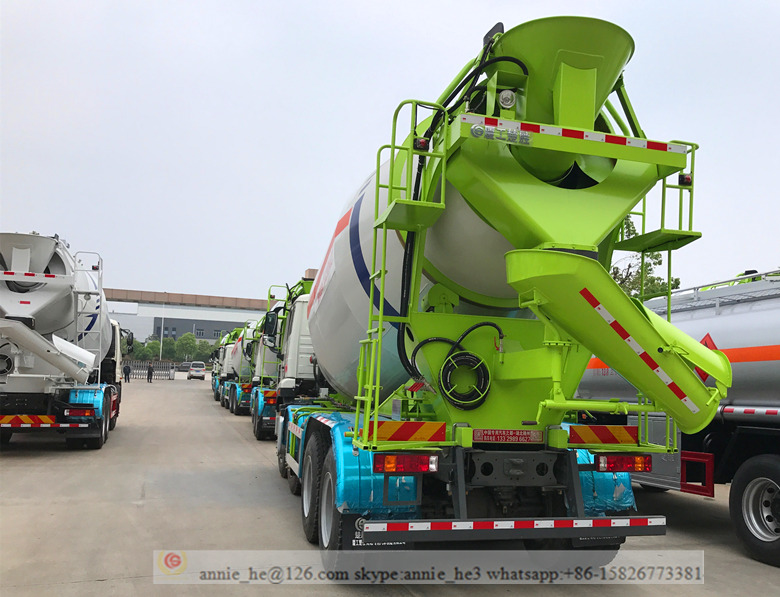 Large Capacity Mixer Trucks