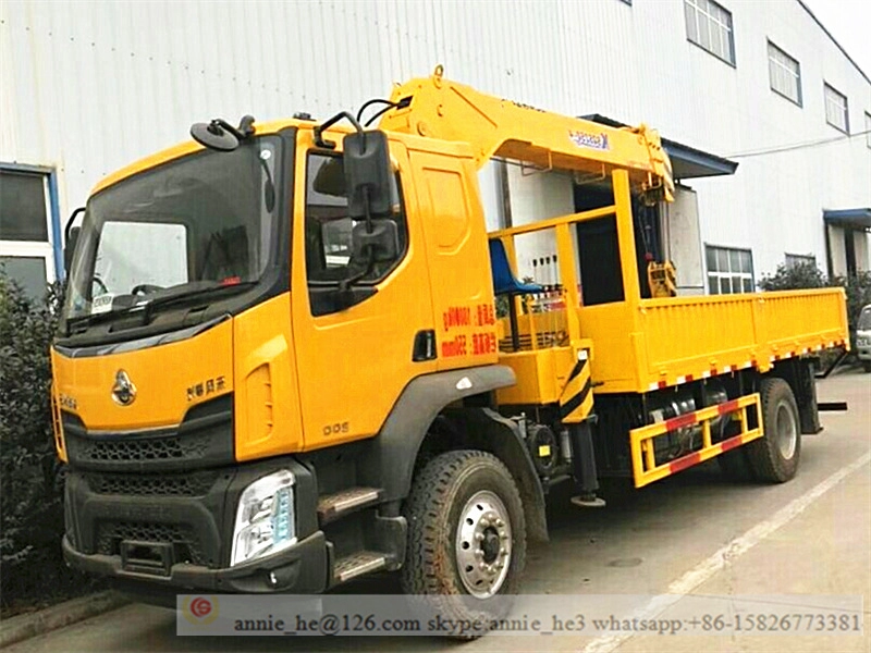 Φορτηγό 6,3 τόνων με γερανό φόρτωσης LiuQi ChengLong