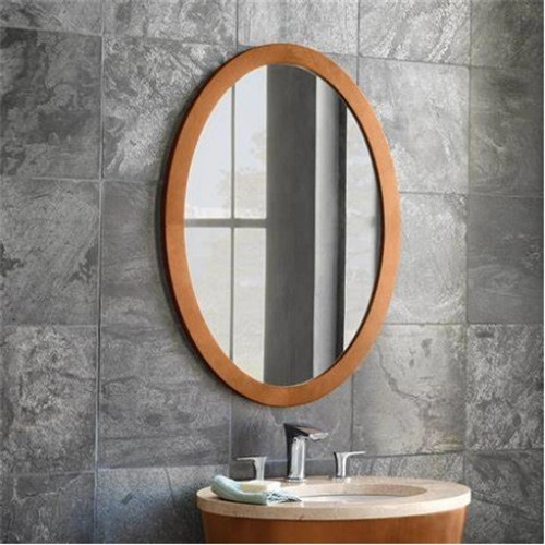 Καθρέφτης μπάνιου με πλαίσιο από ανοιχτόχρωμο ξύλο δρυός