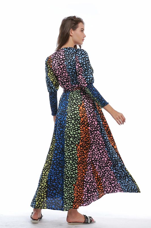 Κομψή γυναικεία τουαλέτα casual φόρεμα με μακρυμάνικη πολύχρωμη τελεία