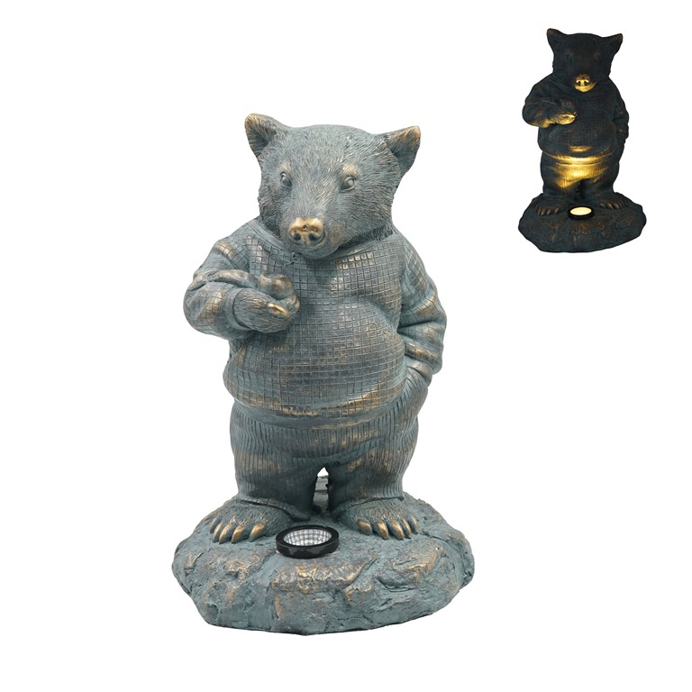 Bronze polar bear statue solar light