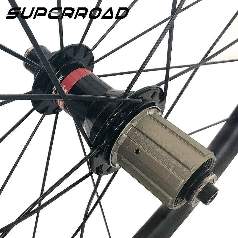 Οι καλύτεροι τροχοί δρόμου Novatec Hub Carbon Tubeless 50 mm με ακτίνες Pillar Aero